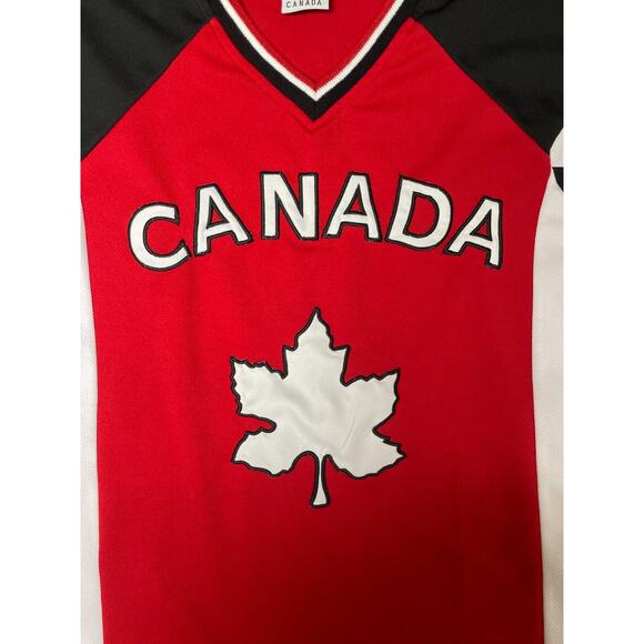 Due North Canada large Red Embroidered Athletic Hockey Jersey - Picture 2 of 7
